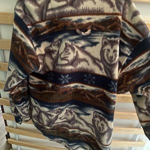 Super cool jacket with wolf and mountain design